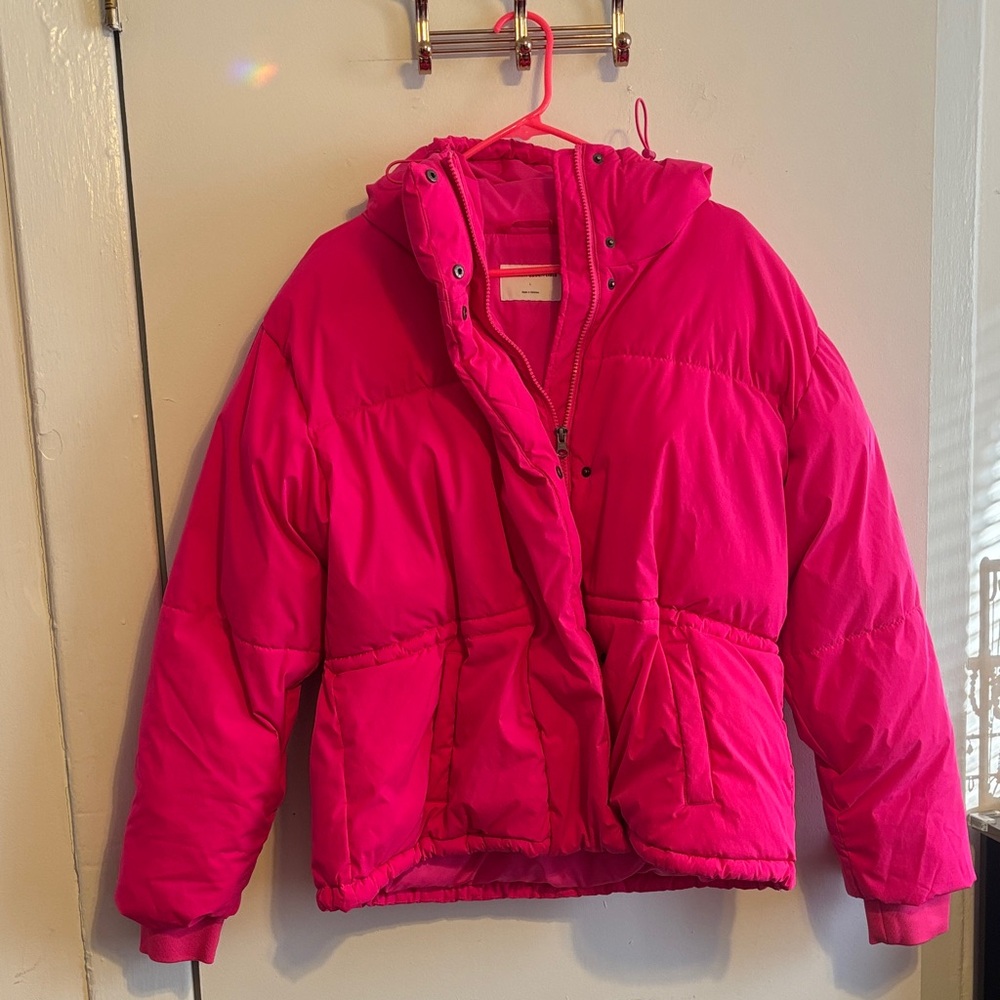 Neon pink Amazon Essentials Puffer Jacket Women’s Large